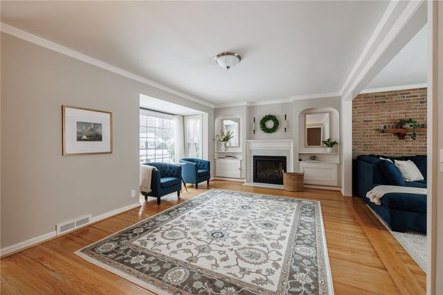 24 Woodcrest Drive, Penfield, NY 14625