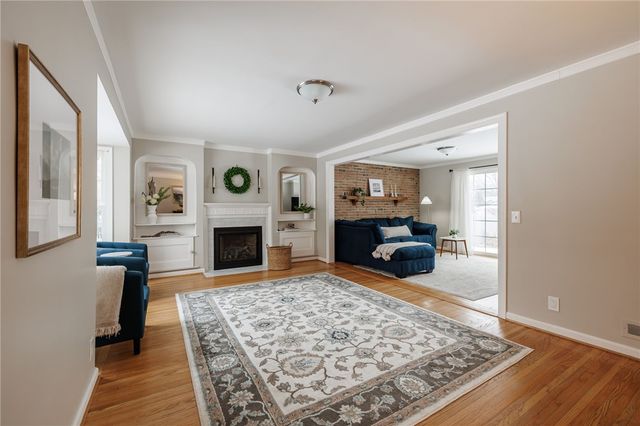 24 Woodcrest Drive, Penfield, NY 14625