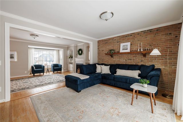 24 Woodcrest Drive, Penfield, NY 14625