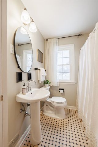 24 Woodcrest Drive, Penfield, NY 14625