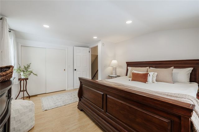 24 Woodcrest Drive, Penfield, NY 14625