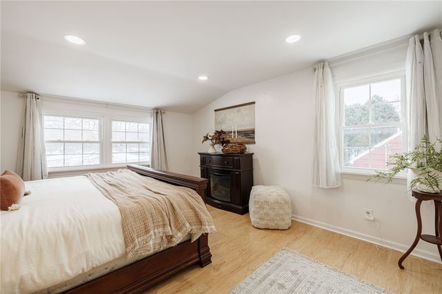 24 Woodcrest Drive, Penfield, NY 14625