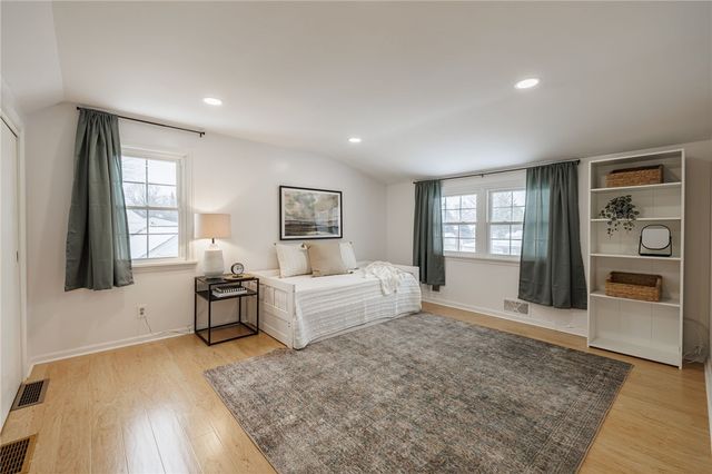 24 Woodcrest Drive, Penfield, NY 14625