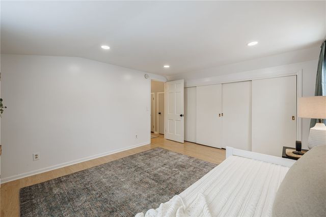 24 Woodcrest Drive, Penfield, NY 14625