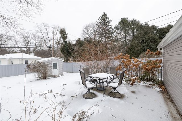 24 Woodcrest Drive, Penfield, NY 14625