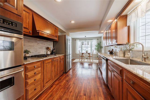 24 Woodcrest Drive, Penfield, NY 14625