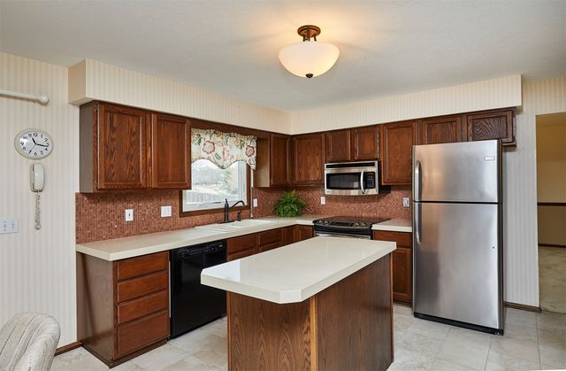 5405 Cody Drive, West Des Moines, IA 50266