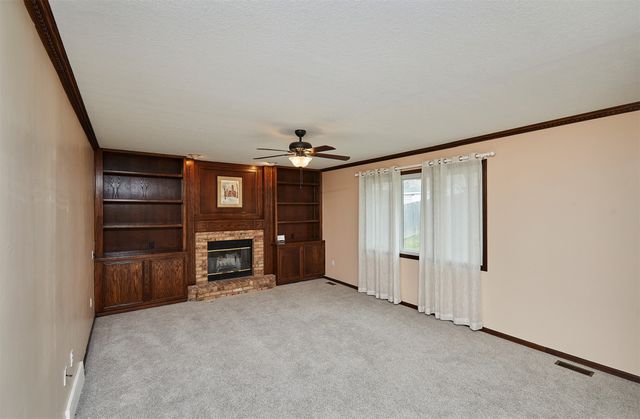 5405 Cody Drive, West Des Moines, IA 50266