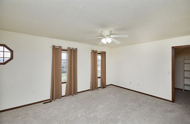 5405 Cody Drive, West Des Moines, IA 50266