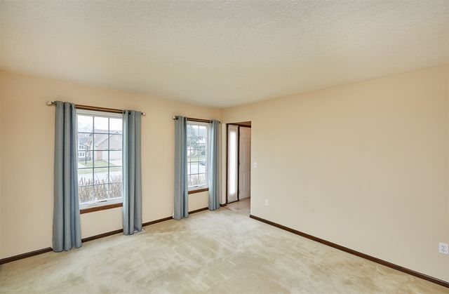 5405 Cody Drive, West Des Moines, IA 50266