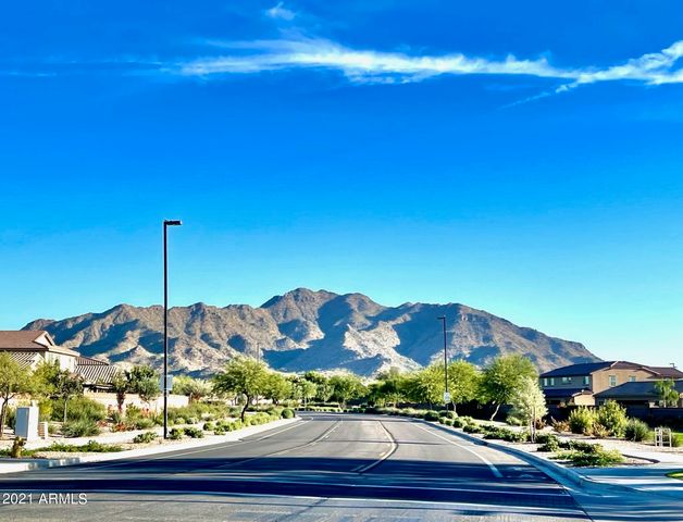 2019 E LINDRICK Drive, Gilbert, AZ 85298