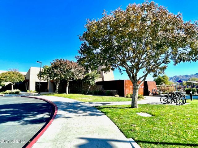 2019 E LINDRICK Drive, Gilbert, AZ 85298
