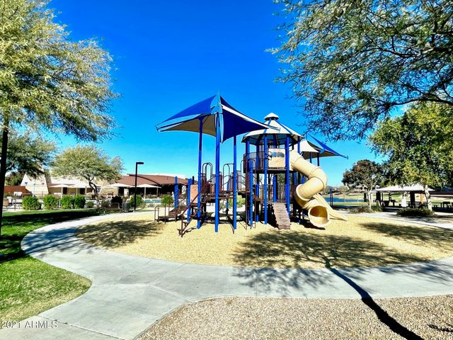 2019 E LINDRICK Drive, Gilbert, AZ 85298
