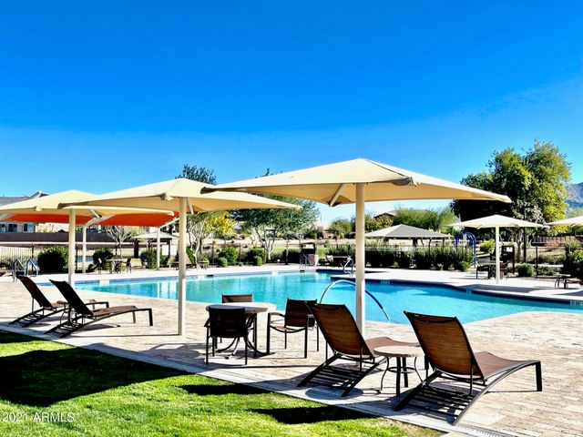 2019 E LINDRICK Drive, Gilbert, AZ 85298