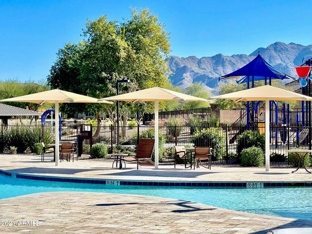 2019 E LINDRICK Drive, Gilbert, AZ 85298