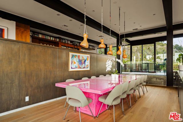 1406 N Kenter Avenue, Los Angeles, CA 90049