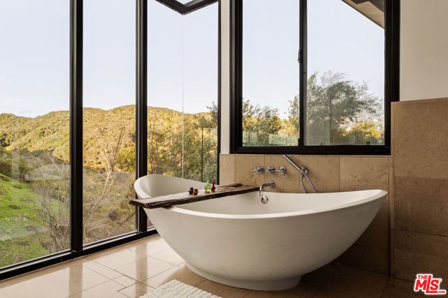 1406 N Kenter Avenue, Los Angeles, CA 90049