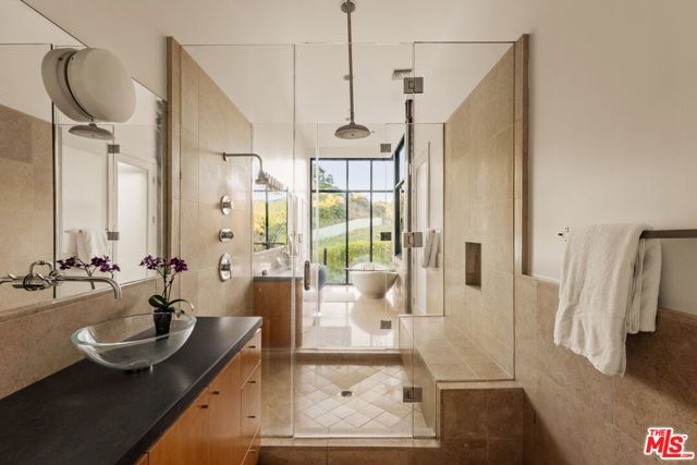 1406 N Kenter Avenue, Los Angeles, CA 90049