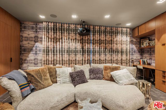 1406 N Kenter Avenue, Los Angeles, CA 90049