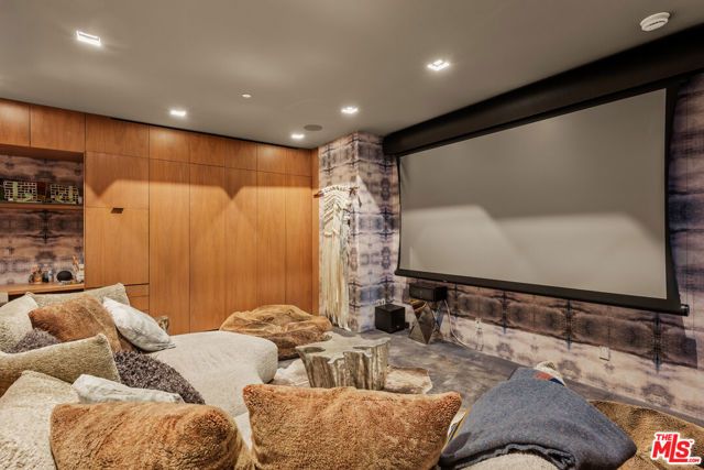 1406 N Kenter Avenue, Los Angeles, CA 90049