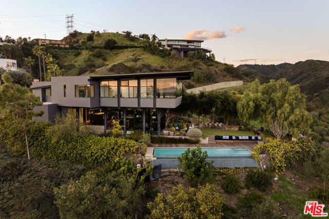 1406 N Kenter Avenue, Los Angeles, CA 90049