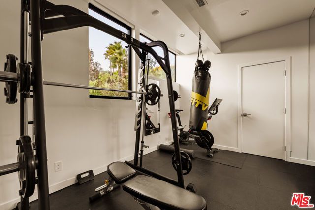 1406 N Kenter Avenue, Los Angeles, CA 90049