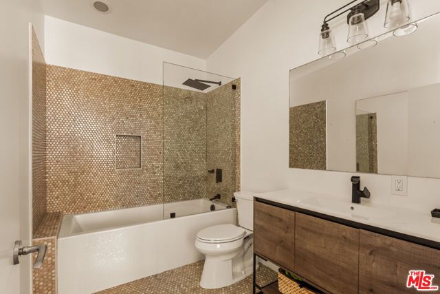 1406 N Kenter Avenue, Los Angeles, CA 90049