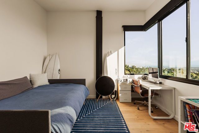 1406 N Kenter Avenue, Los Angeles, CA 90049