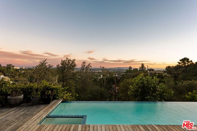 1406 N Kenter Avenue, Los Angeles, CA 90049