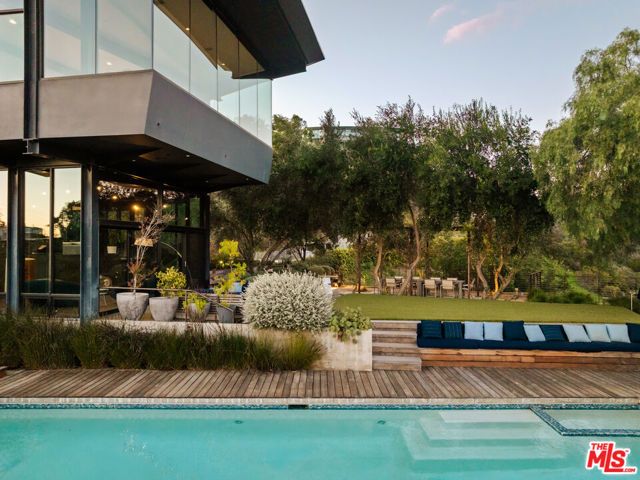 1406 N Kenter Avenue, Los Angeles, CA 90049