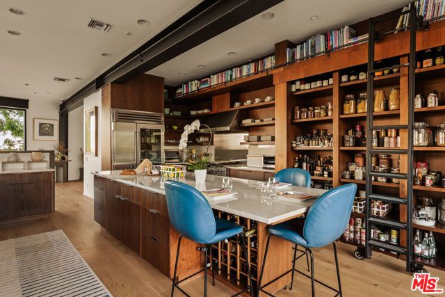 1406 N Kenter Avenue, Los Angeles, CA 90049