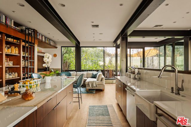 1406 N Kenter Avenue, Los Angeles, CA 90049