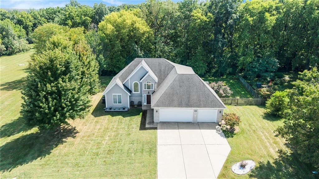 407 Amesbury Drive, Smithville, MO 64089