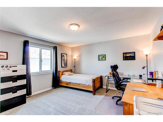 262 S 4th Ct, Deer Trail, CO 80105