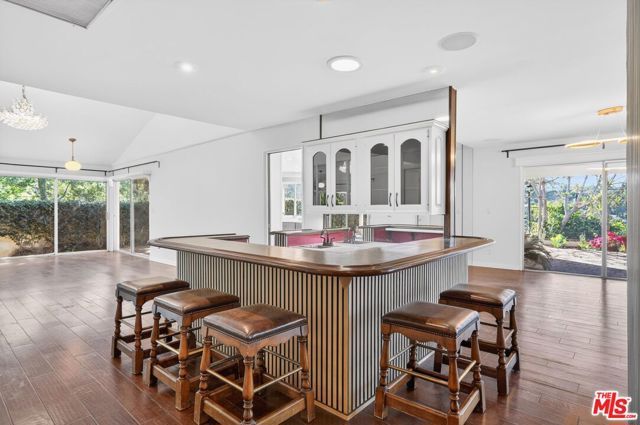 3713 Dellvale Place, Encino (los Angeles), CA 91436