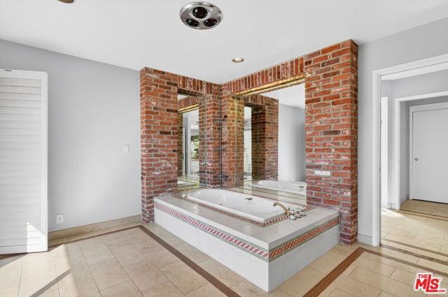 3713 Dellvale Place, Encino (los Angeles), CA 91436