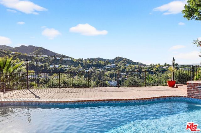 3713 Dellvale Place, Encino (los Angeles), CA 91436