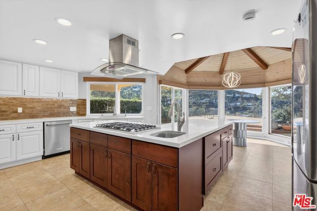 3713 Dellvale Place, Encino (los Angeles), CA 91436