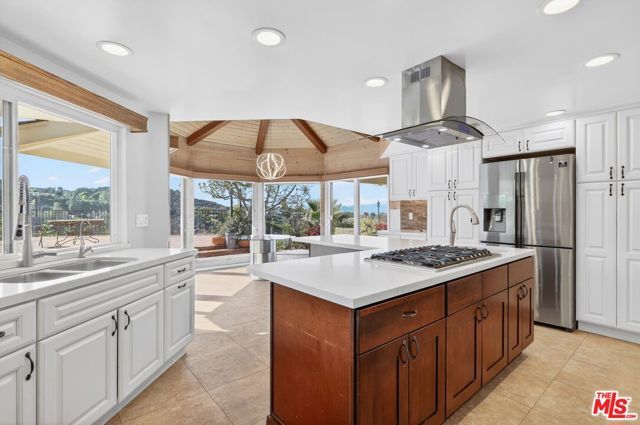 3713 Dellvale Place, Encino (los Angeles), CA 91436