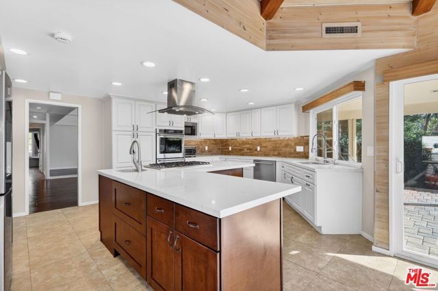 3713 Dellvale Place, Encino (los Angeles), CA 91436