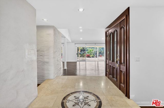 3713 Dellvale Place, Encino (los Angeles), CA 91436