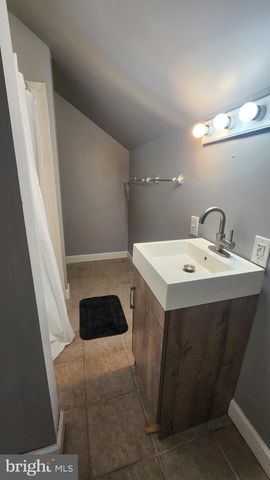 655 AURA RD, Glassboro, NJ 08028