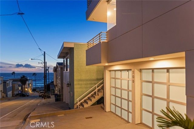 209 41st Street, Manhattan Beach, CA 90266