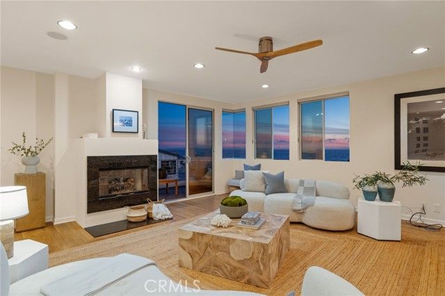 209 41st Street, Manhattan Beach, CA 90266