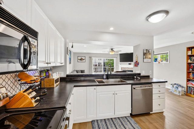 5475 Caddis Bend, Fitchburg, WI 53711