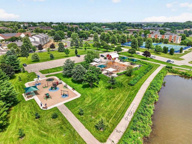 5475 Caddis Bend, Fitchburg, WI 53711