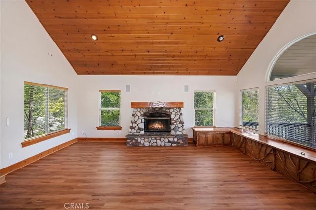 992 Sandalwood, Lake Arrowhead, CA 92352