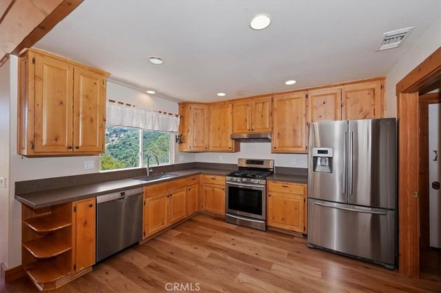 992 Sandalwood, Lake Arrowhead, CA 92352