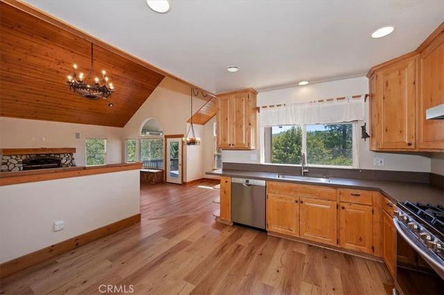 992 Sandalwood, Lake Arrowhead, CA 92352
