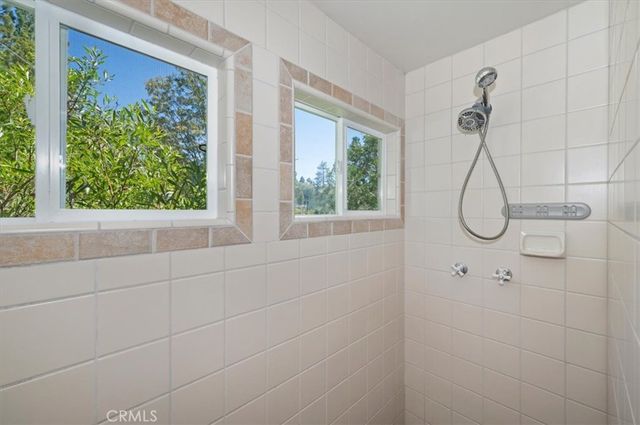 992 Sandalwood, Lake Arrowhead, CA 92352